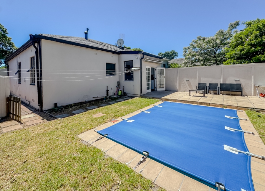 2 Bedroom Property for Sale in Claremont Village Western Cape